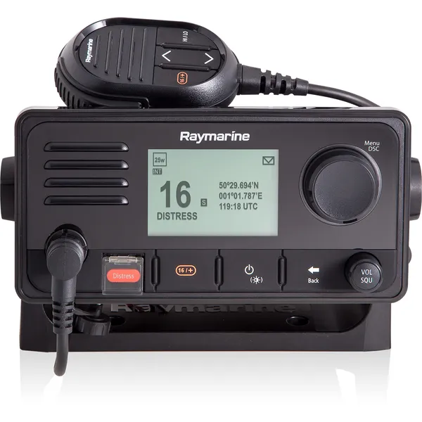 Raymarine Ray63 fastmontert VHF med DSC og kan tilkobles ekstern håndsett
